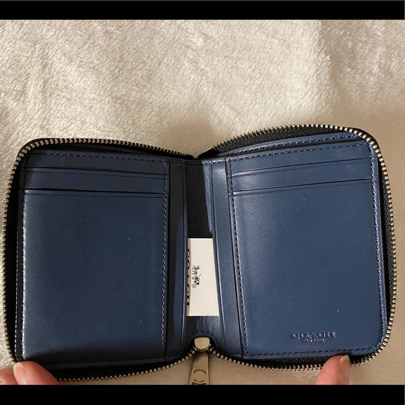 Coach Small Zip Around Wallet Signature Canvas Diamond Dot Print NWT - Picture 2 of 4